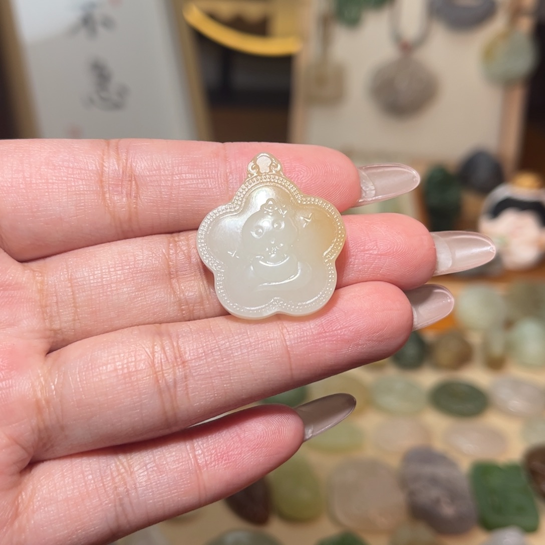 和田玉未镶嵌颈饰赫*