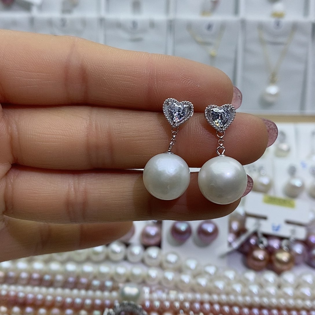 淡水珍珠吊坠(赠链)银S925镶嵌