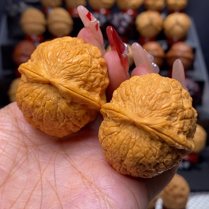 文玩核桃把件山*金丝绣球1号