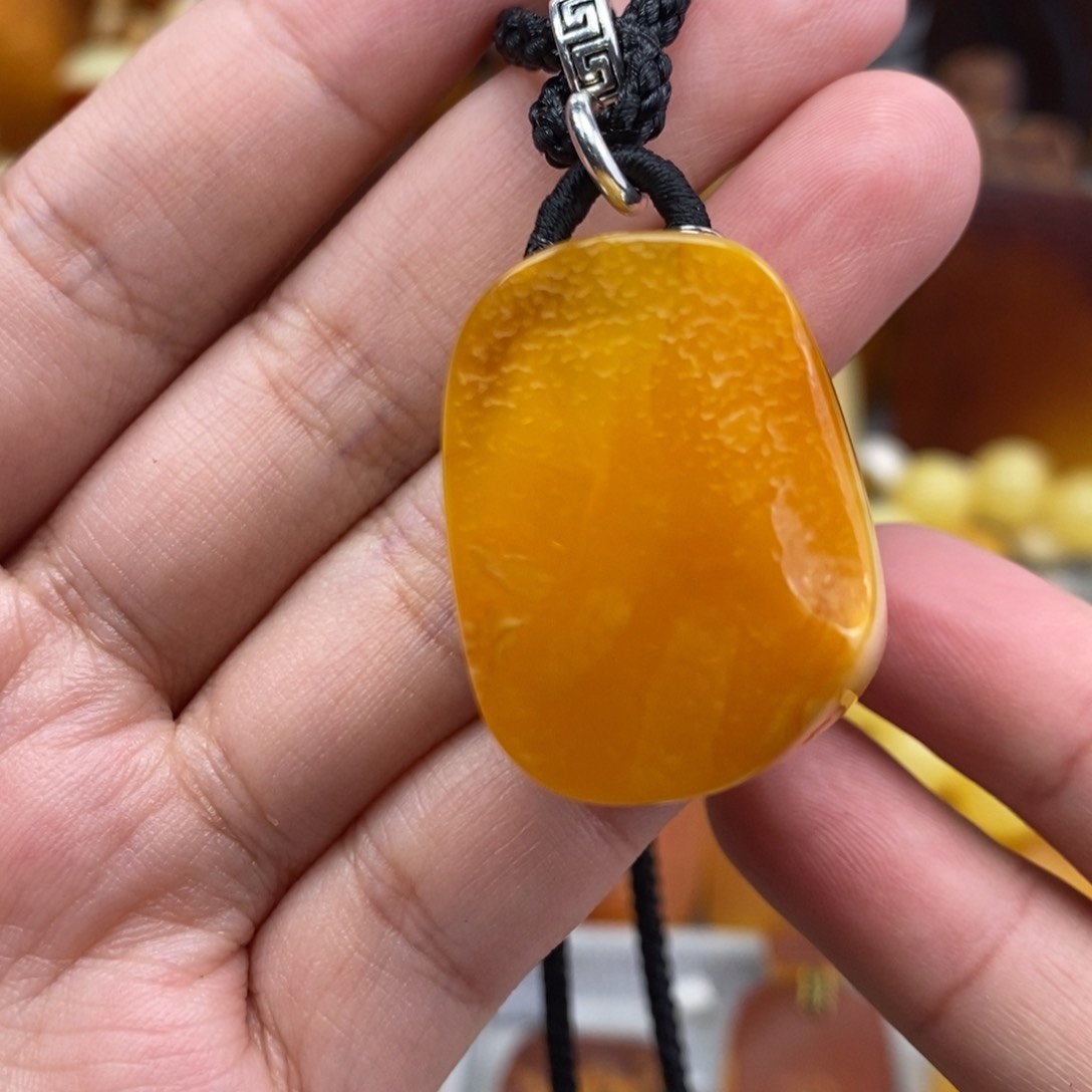 琥珀吊坠(赠链)未镶嵌