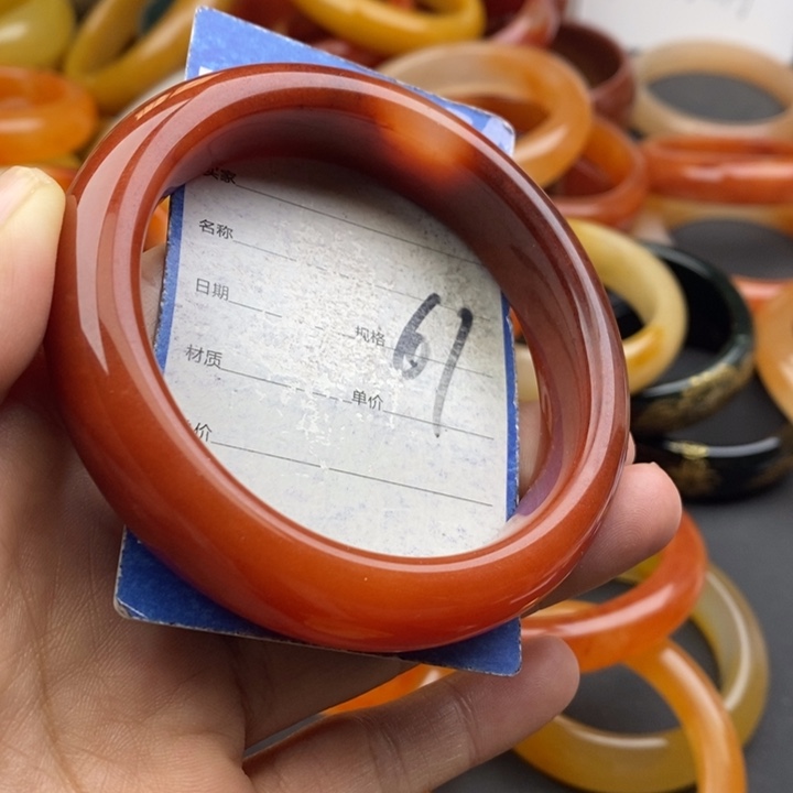 未镶嵌手镯石英质玉