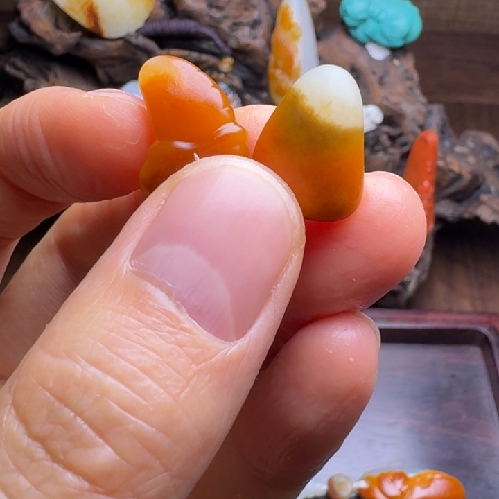 小***伟和田玉（糖玉）未镶嵌颈饰