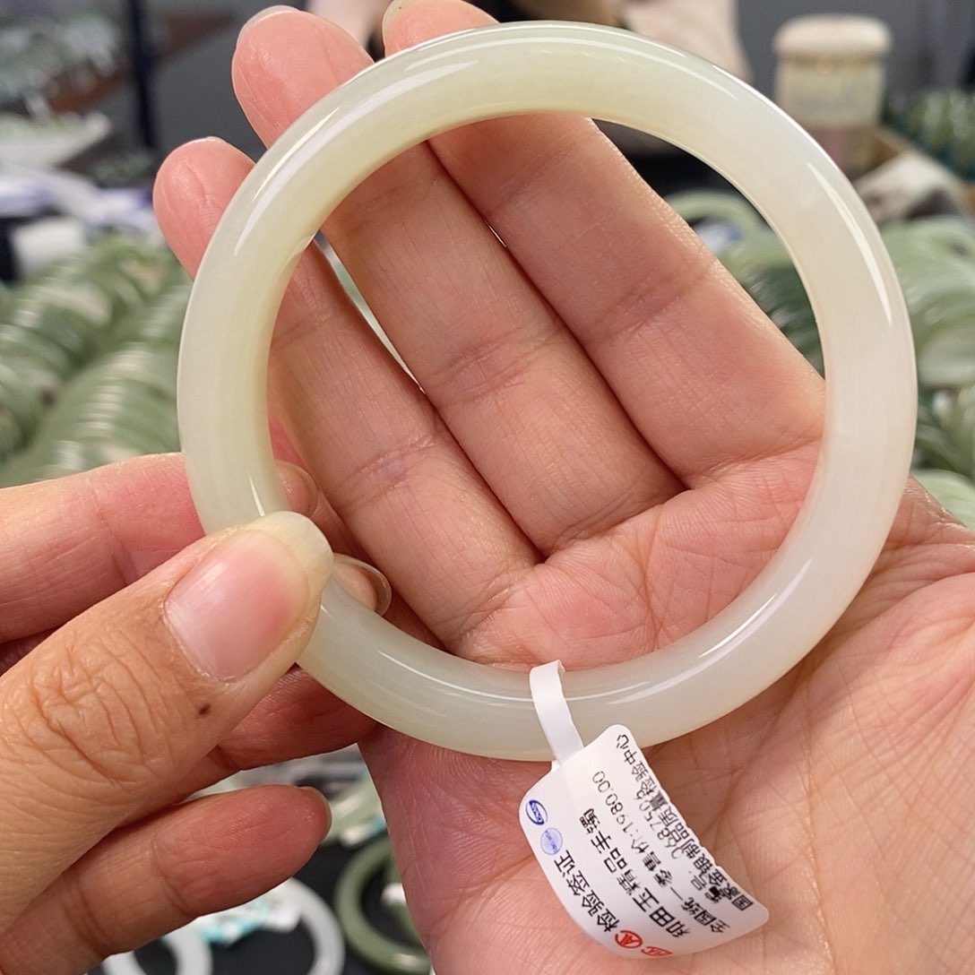 和田玉和田玉手镯57未镶嵌