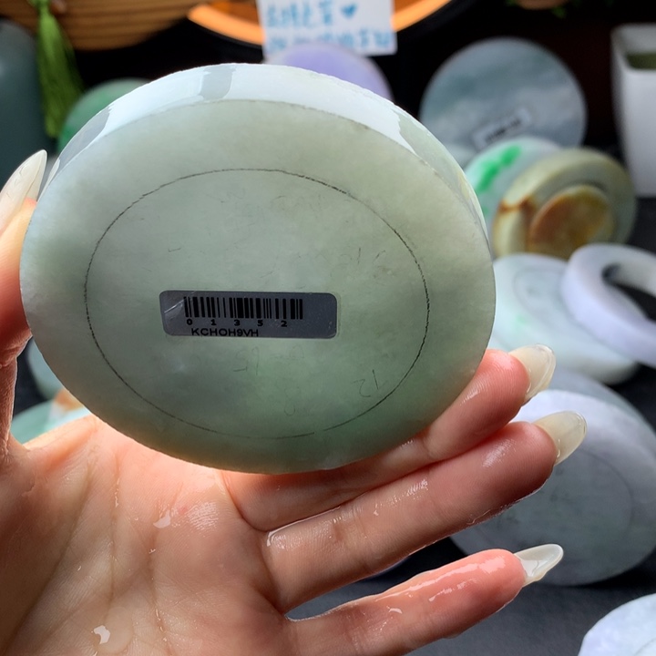 定制翡翠未镶嵌手镯