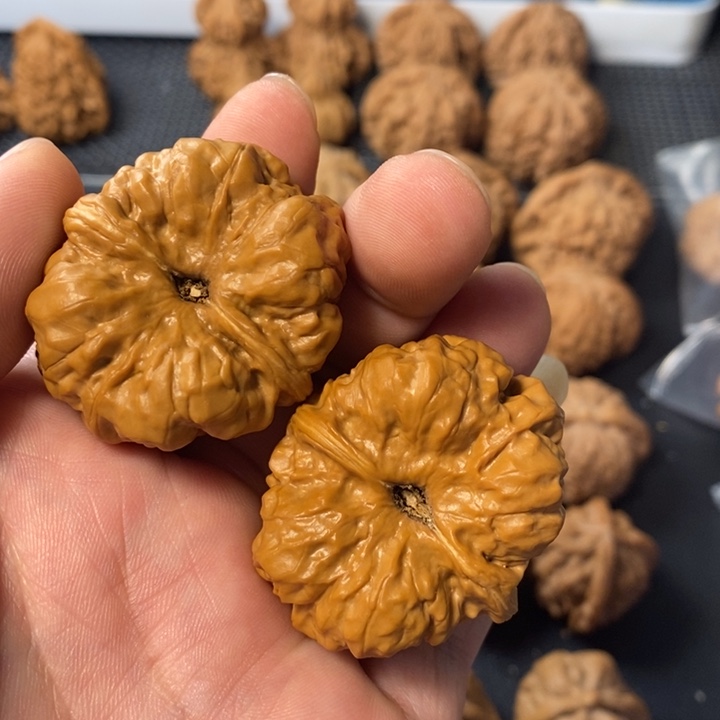 悲***饮吊坠桃核4677544678