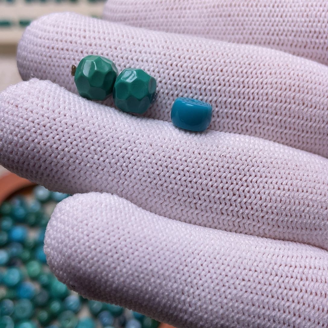 绿松石配饰未镶嵌