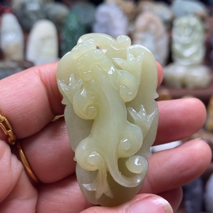 和田玉挂件未镶嵌可**哥