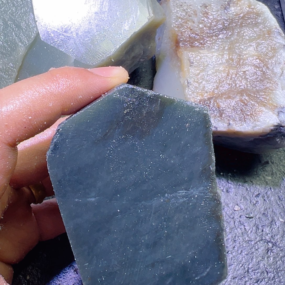 和田玉未镶嵌珠宝半成品