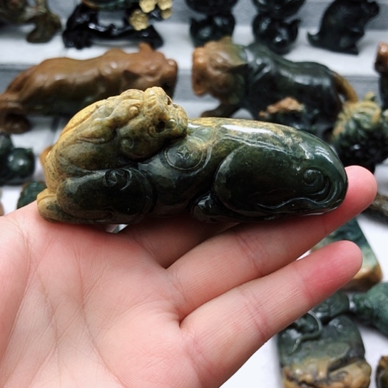 岫岩河磨玉（透闪石质玉）把件未镶嵌