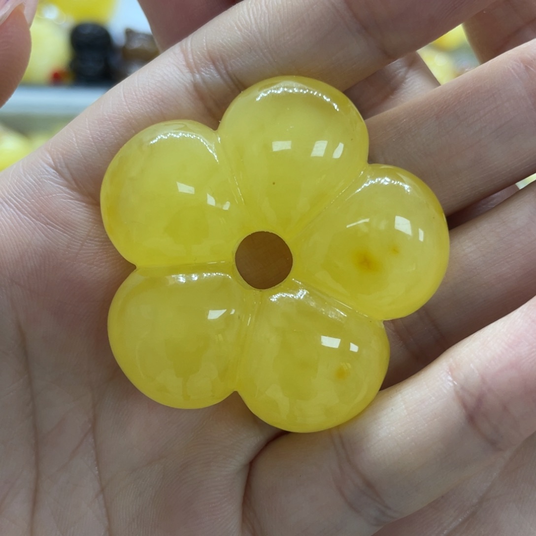 未镶嵌琥珀裸石13.5克空心花