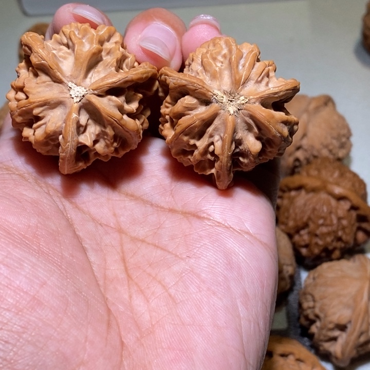 辣***·核桃手串/手链三棱