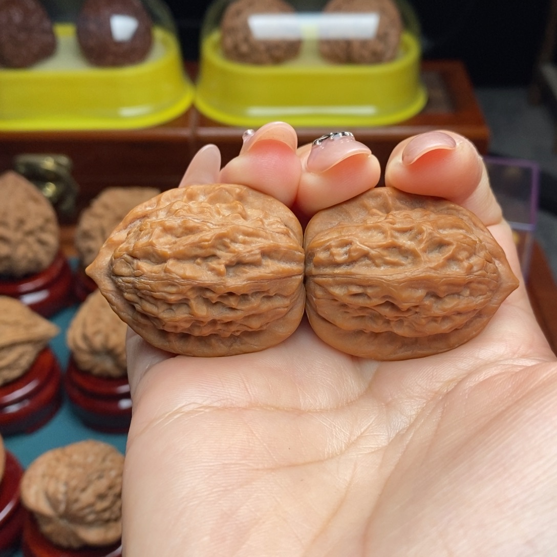 文玩核桃吊坠33大红袍全