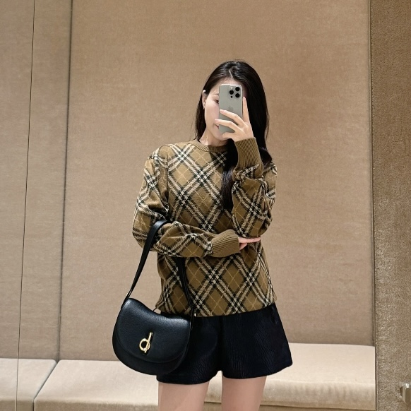 未使用 BURBERRY/博柏利 格纹圆领套头长袖毛衣女款棕色