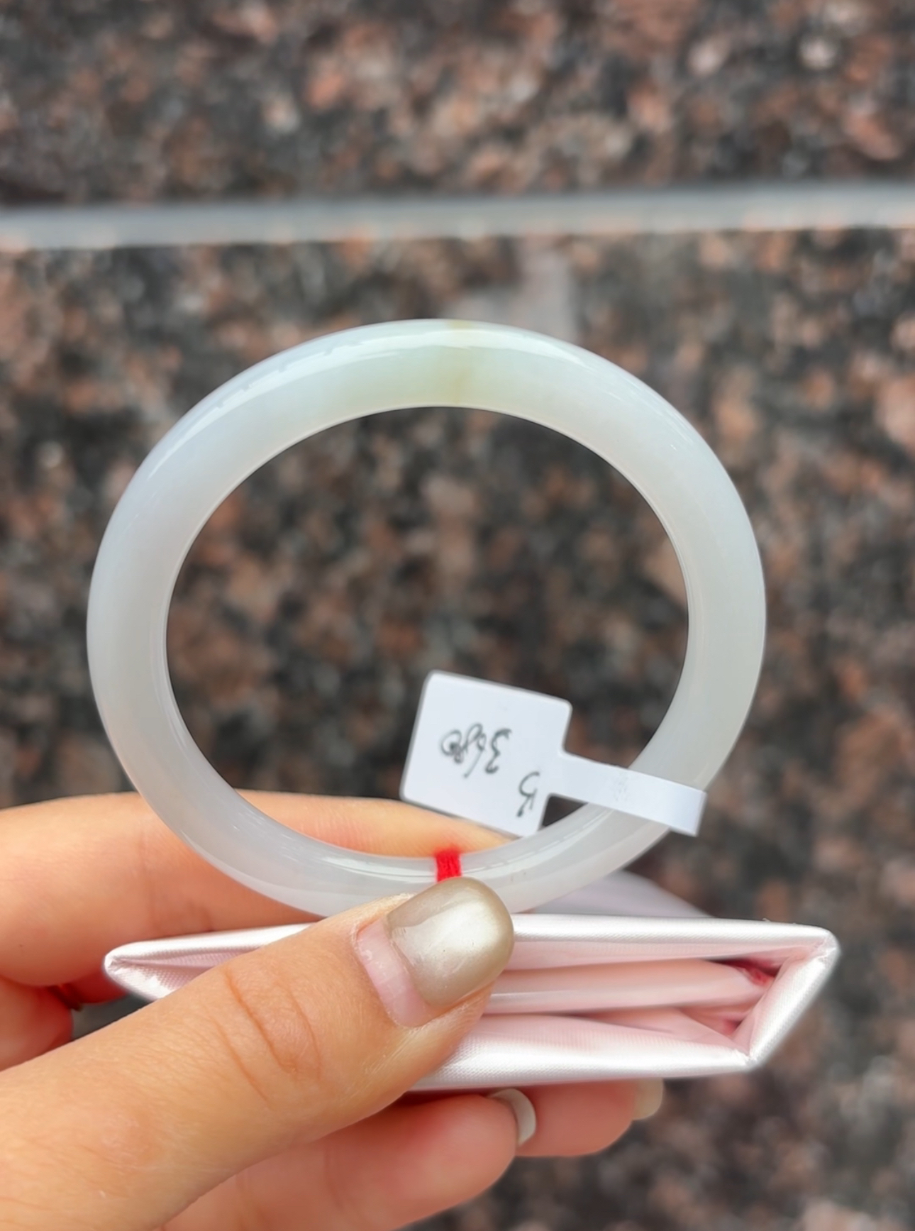 B（上新）强推冰胶圆条五十三圈翡翠a货手镯