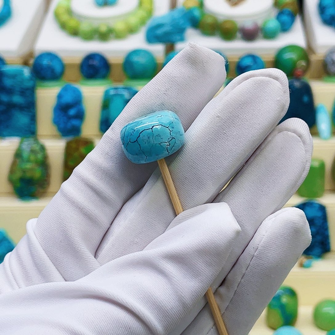 绿松石未镶嵌颈饰