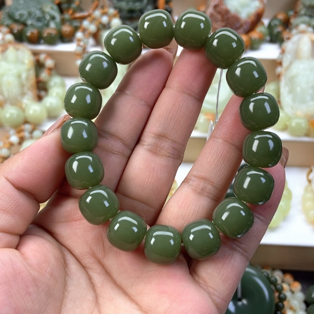 透闪石质玉手串未镶嵌