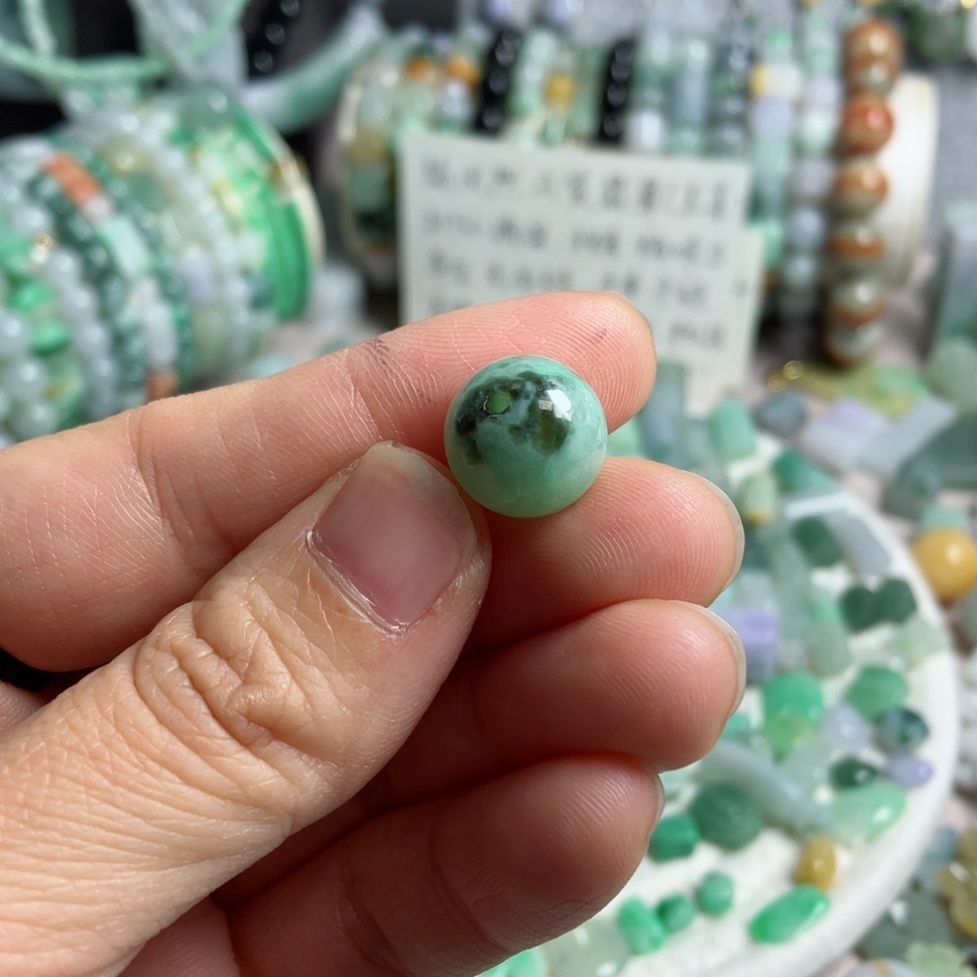 翡翠颈饰未镶嵌卡12+