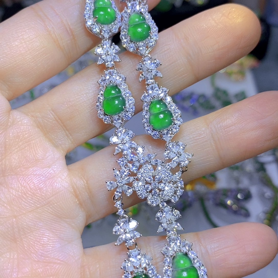 翡翠颈饰银S925镶嵌天然翡翠