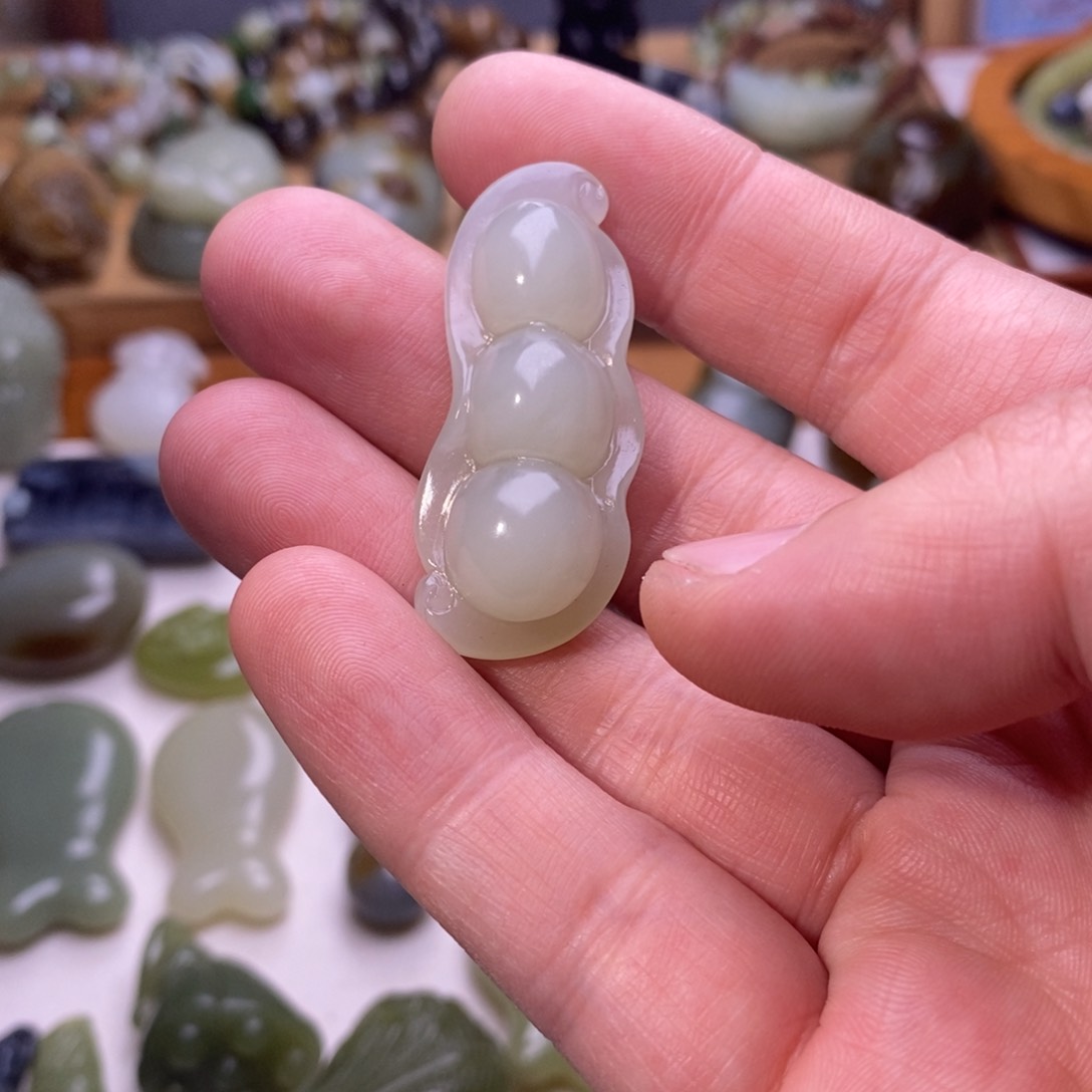 颈饰未镶嵌和田玉