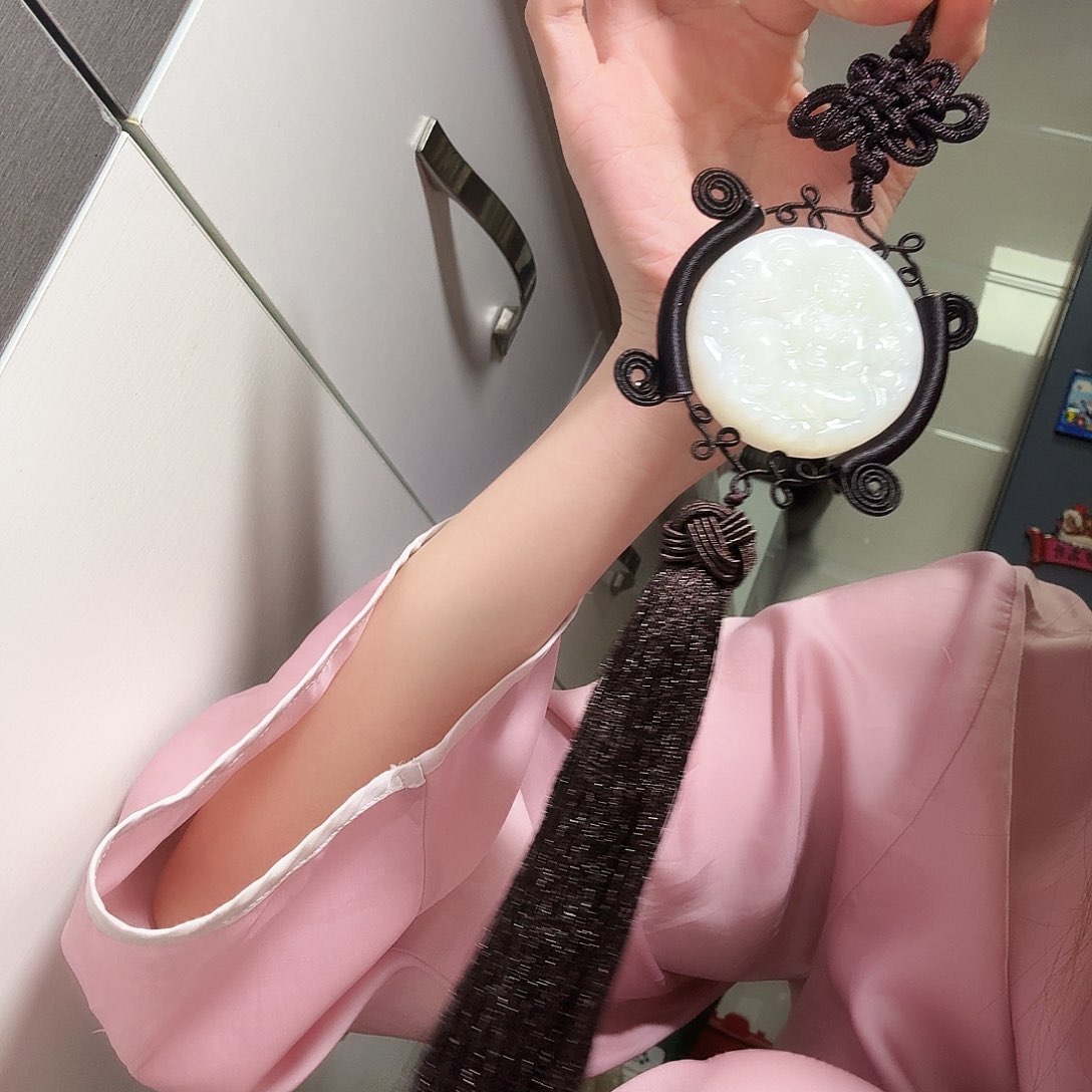 蛇纹石玉观音车挂未镶嵌