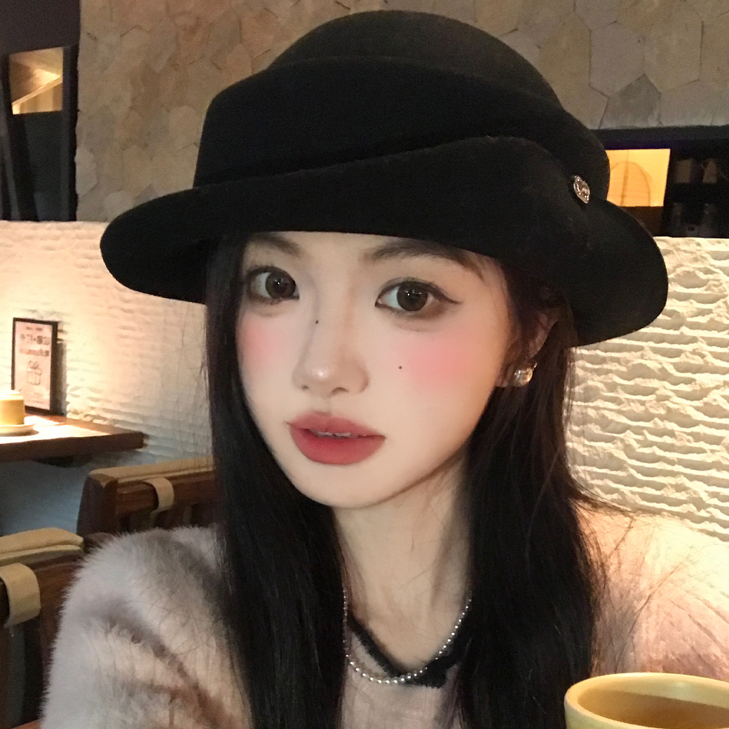 千金风高级感黑色卷边礼帽女秋冬法式毛呢渔夫帽子显脸小保暖盆帽