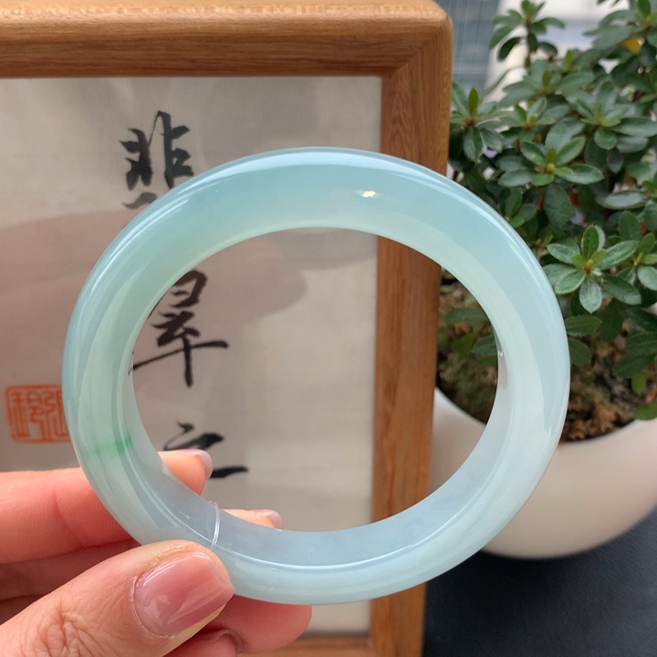 翡翠手镯未镶嵌翡翠手镯55