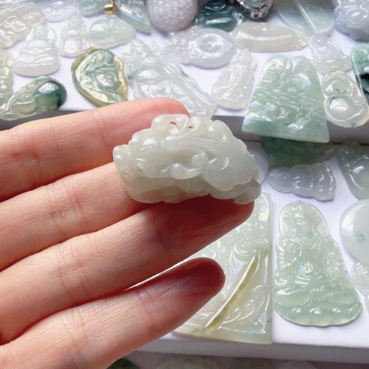 翡翠未镶嵌颈饰翡翠