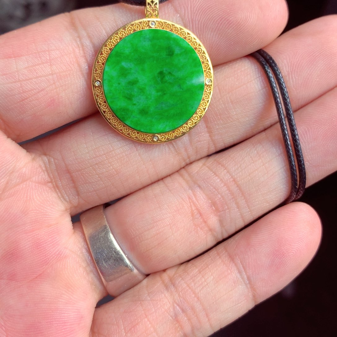 翡翠颈饰18K金镶嵌随*翡翠