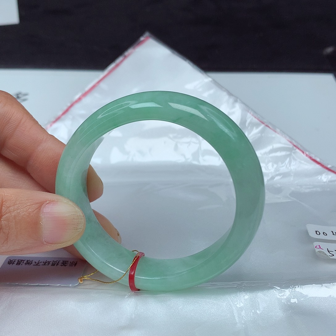 翡翠手镯未镶嵌54贵0795