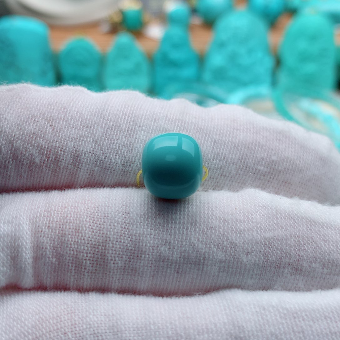 绿松石颈饰未镶嵌