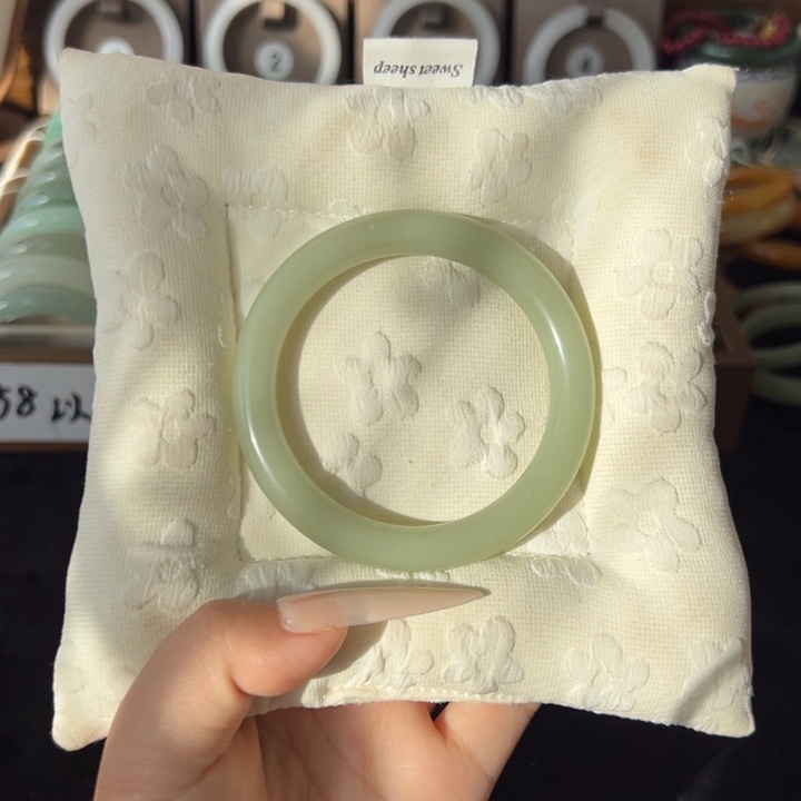 东陵石未镶嵌手镯圆条圈口60