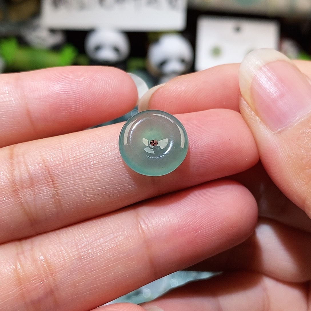 翡翠未镶嵌颈饰平安扣