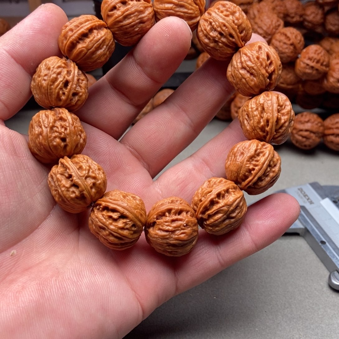 文玩核桃手串方肚一道筋