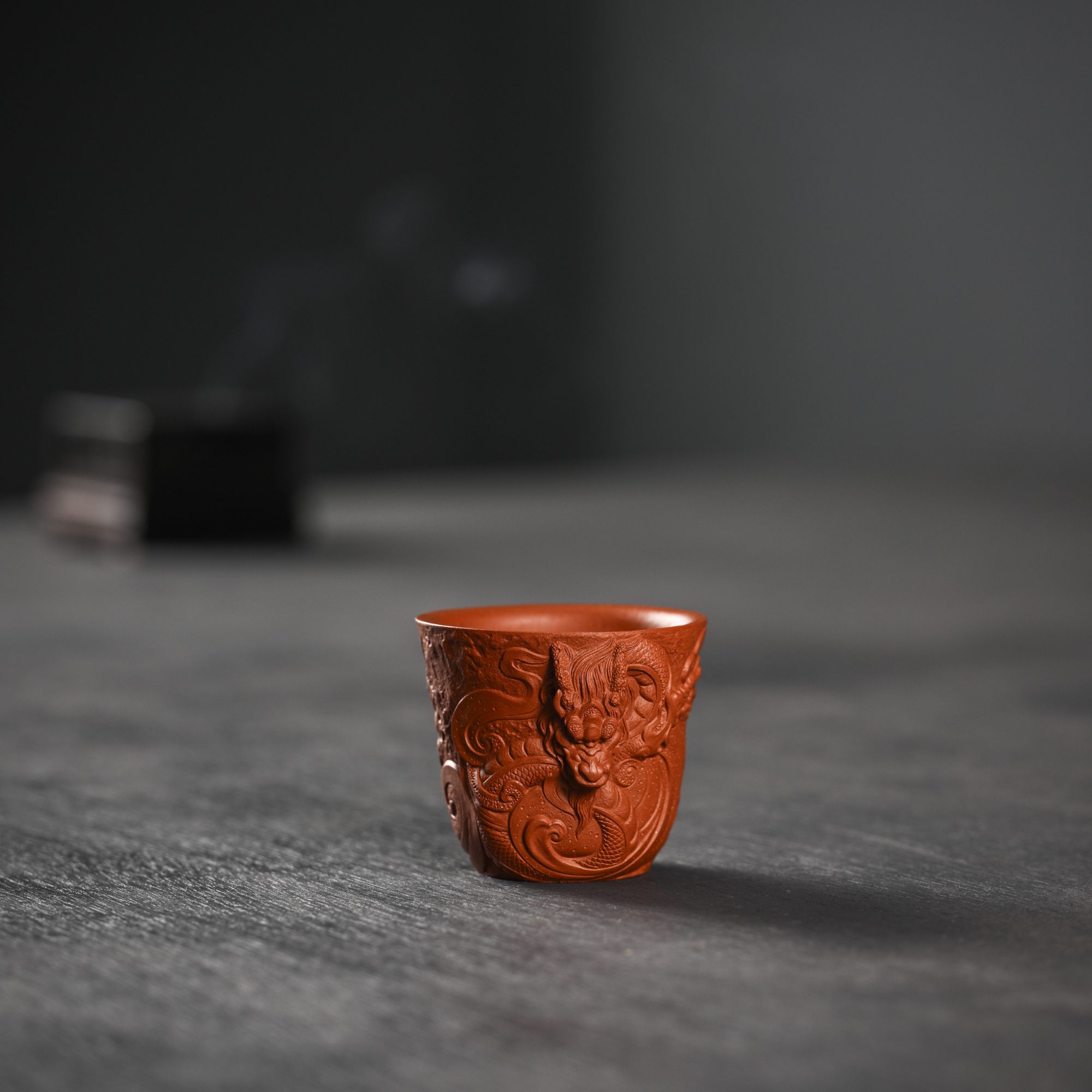 西美宸器【承运杯】吉柏年原创设计紫砂朱泥龙题材主人杯龙纹红泥