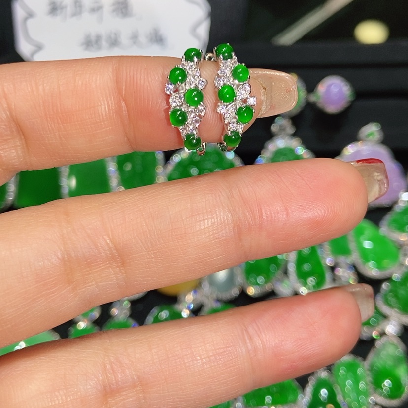 【闪购商品】翡翠耳饰未镶嵌天然翡翠
