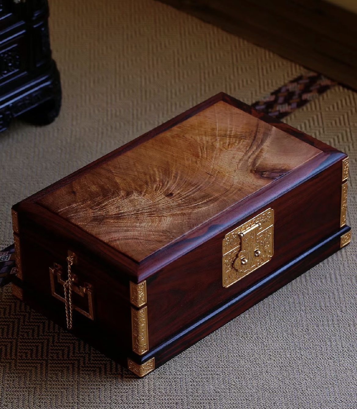 【直播福利】酒桶型腕表8586G