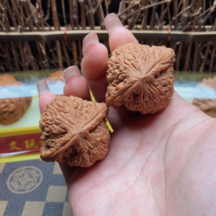 文玩核桃吊坠南疆石42全品白茬