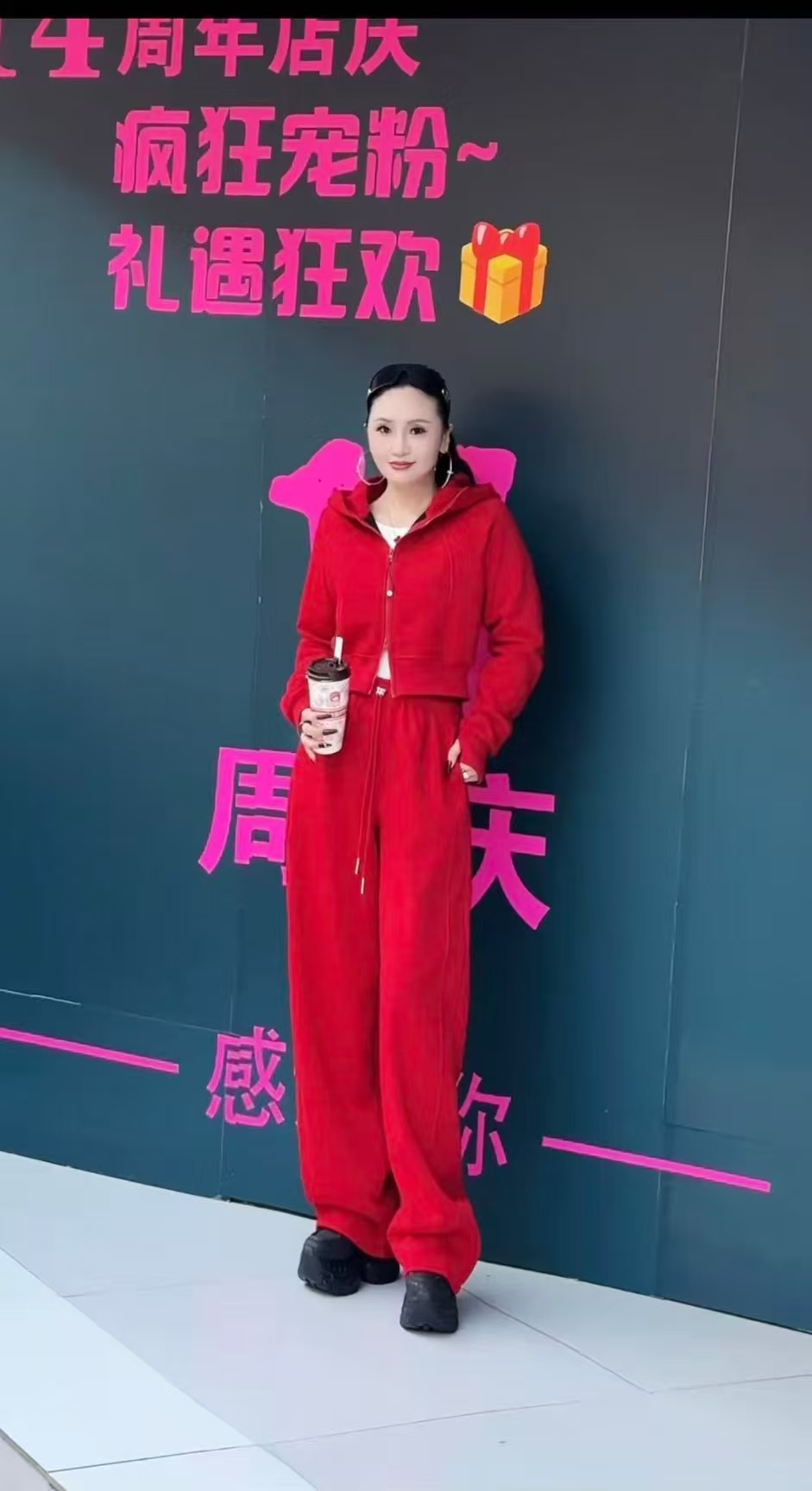 冬季加绒新款休闲运动套装秋冬冬季设计师休闲连帽网红阔腿春季