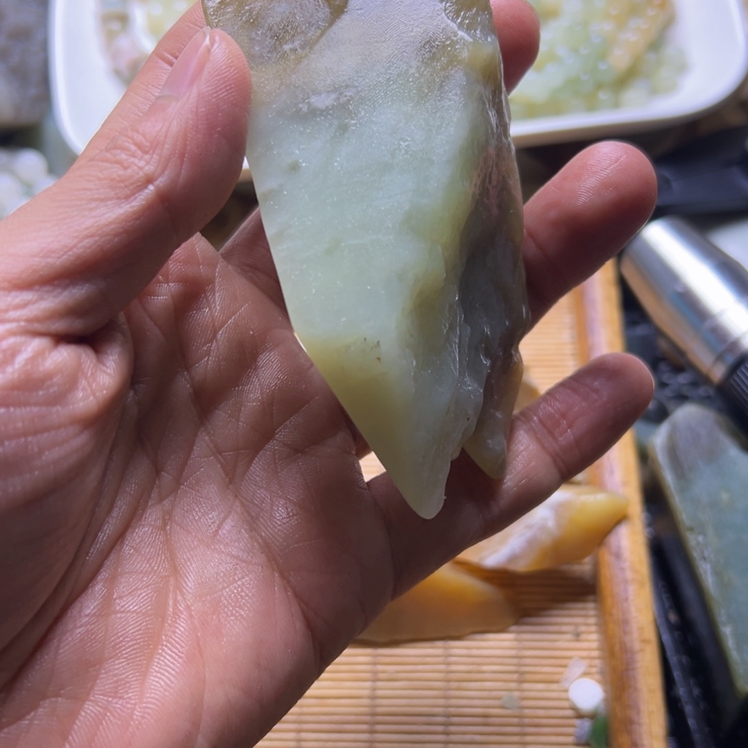 和田玉（糖玉）未镶嵌挂件