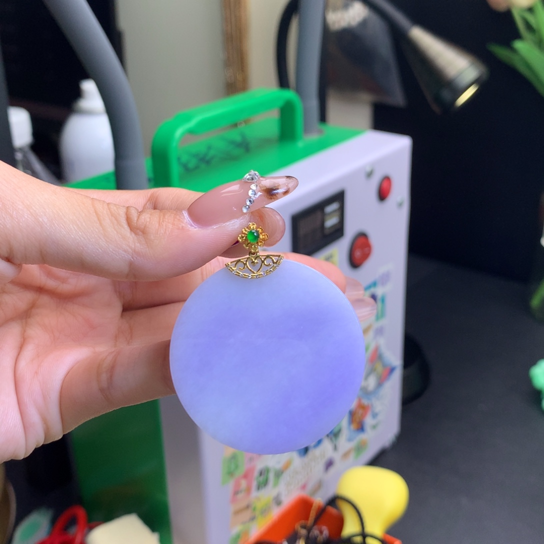 翡翠18K金镶嵌颈饰