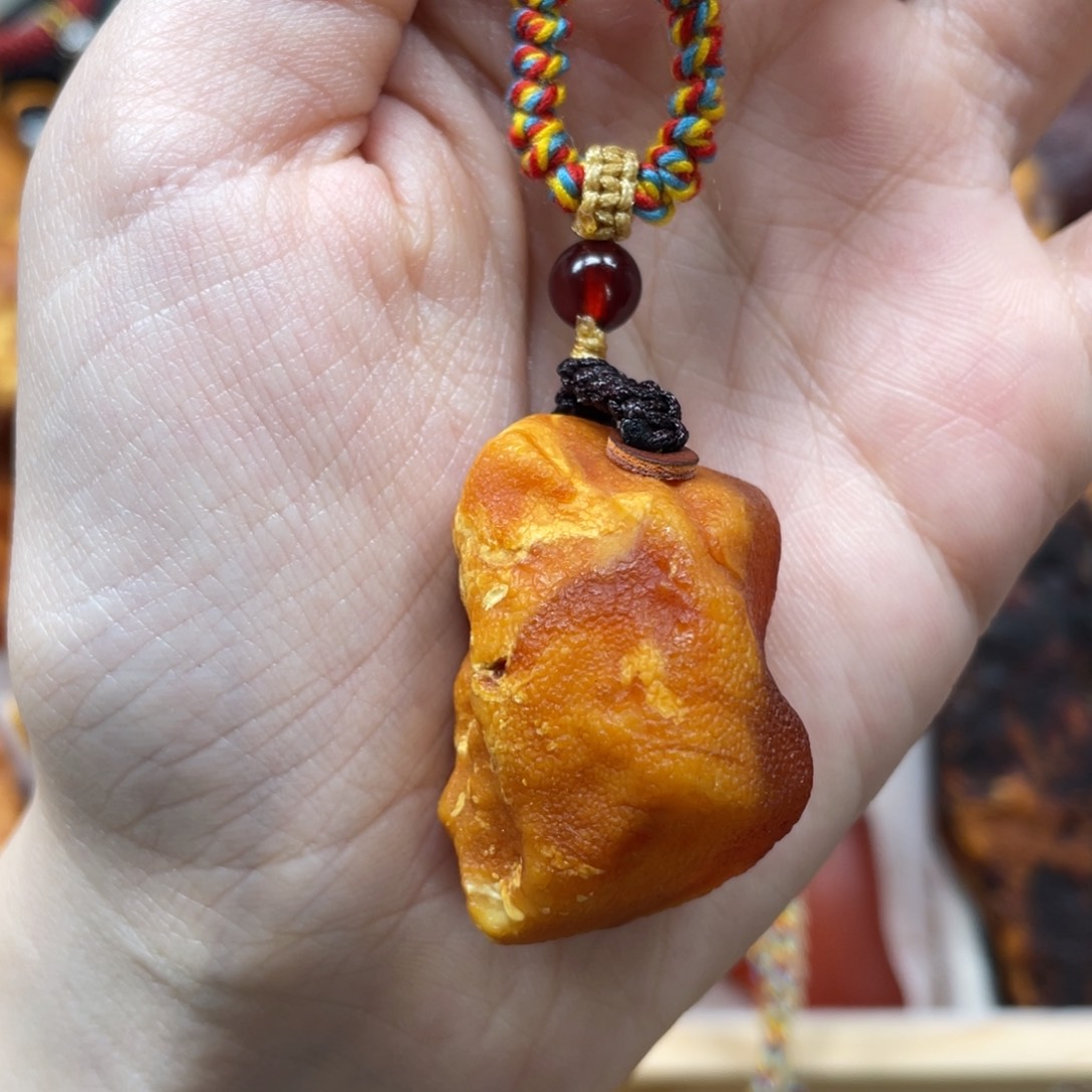 琥珀珠宝奇石未镶嵌