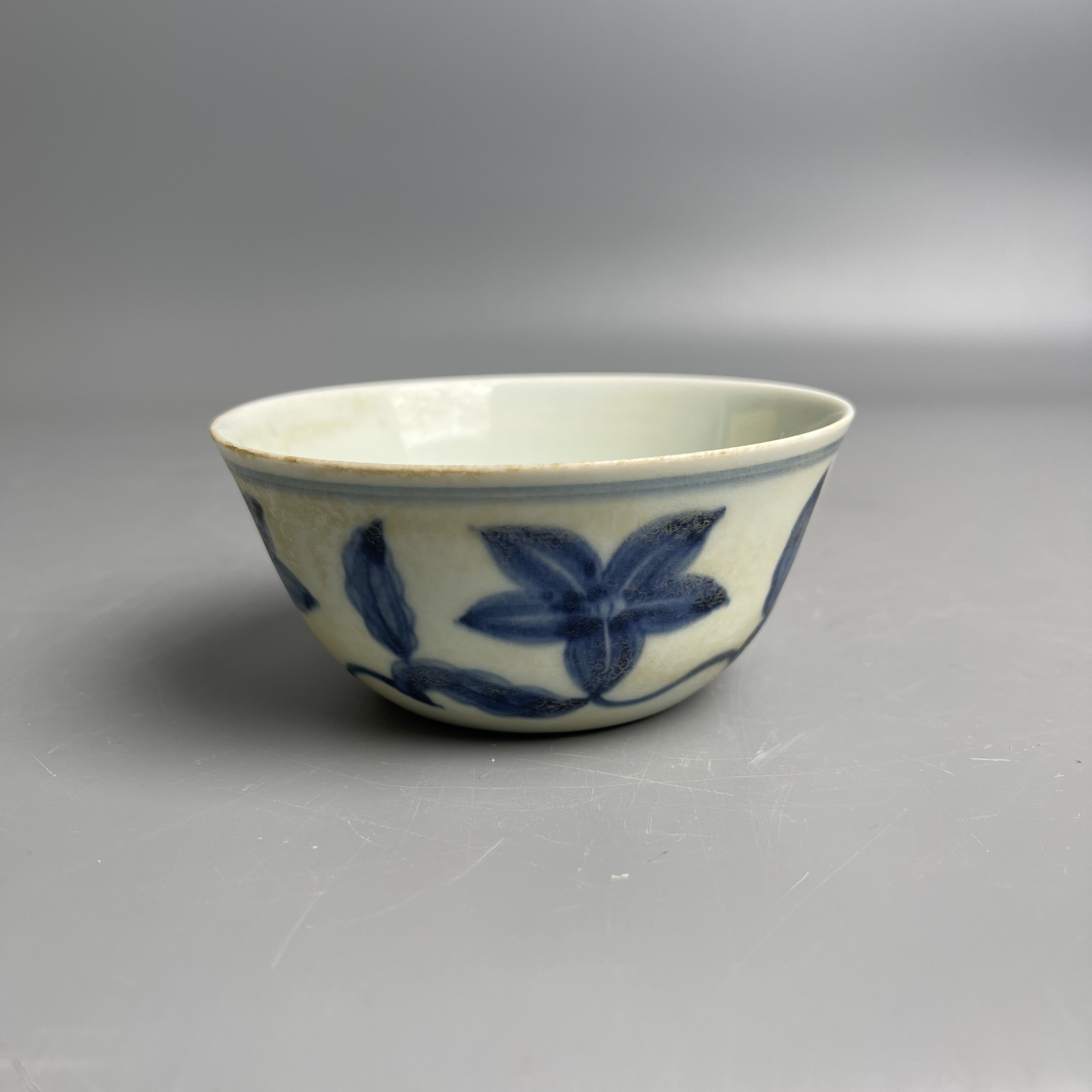 明成化青花花卉纹杯