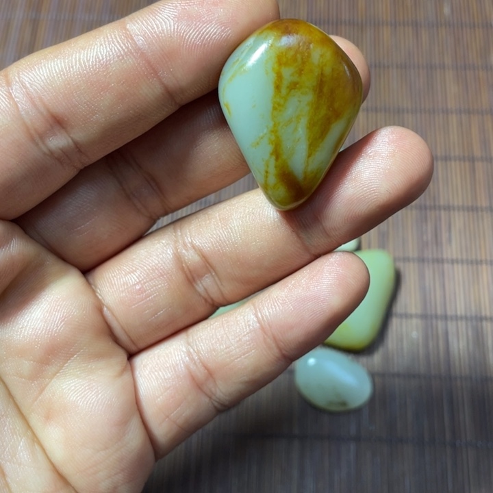 和田玉（糖玉）未镶嵌颈饰