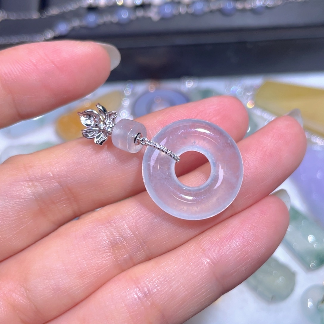 颈饰18K金镶嵌翡翠翡翠