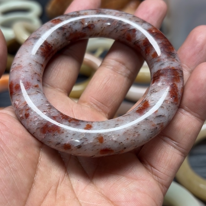 石英质玉未镶嵌手镯