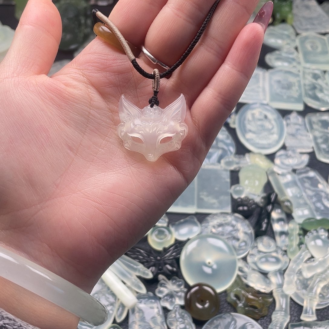 蛇纹石玉吊坠(赠链)未镶嵌