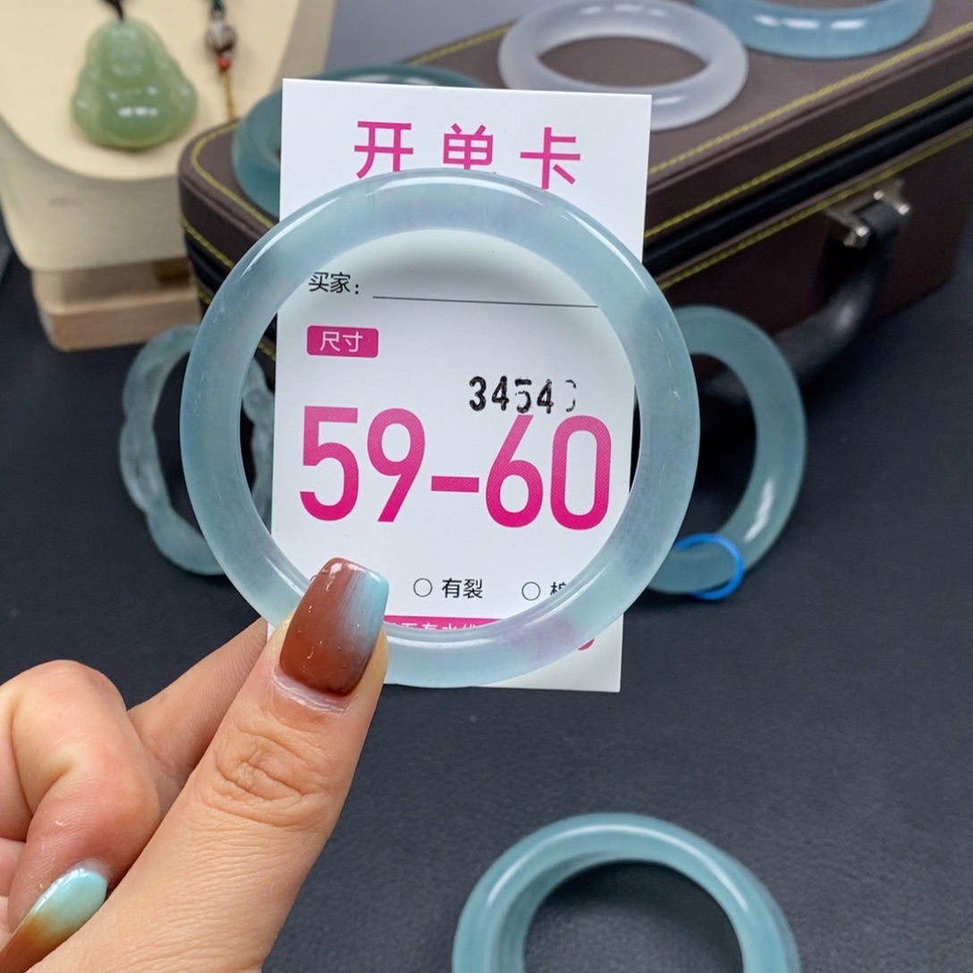 几****石英质玉未镶嵌手镯