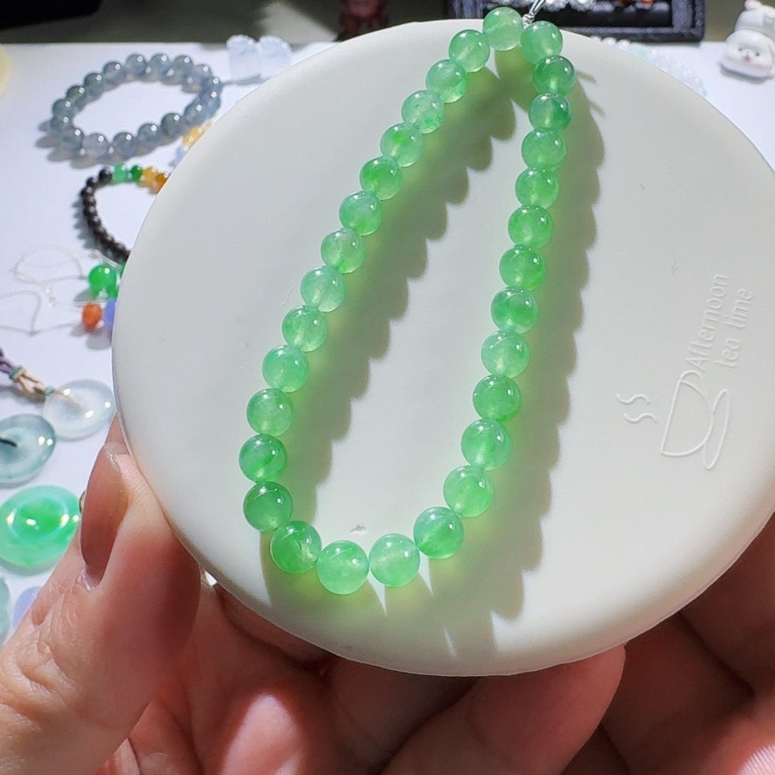 翡翠颈饰未镶嵌裸石