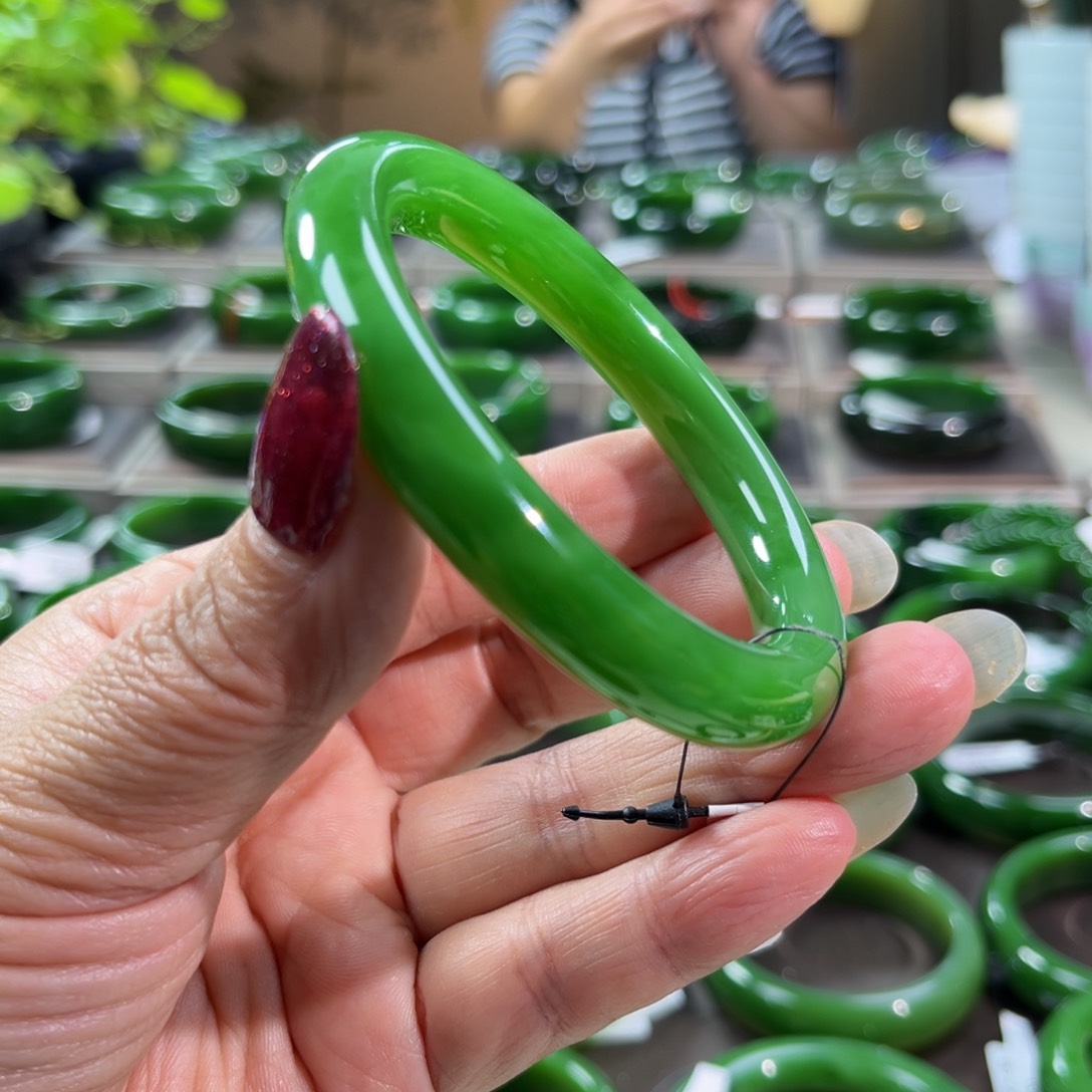 未镶嵌手镯和田玉（碧玉）浮*