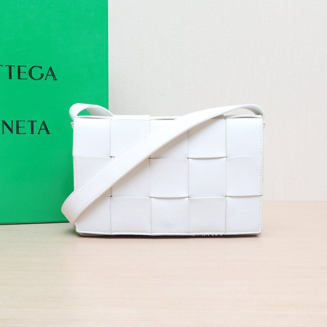 95新 BOTTEGA VENETA/葆蝶家 23 宽肩带 斜挎包 P205336095